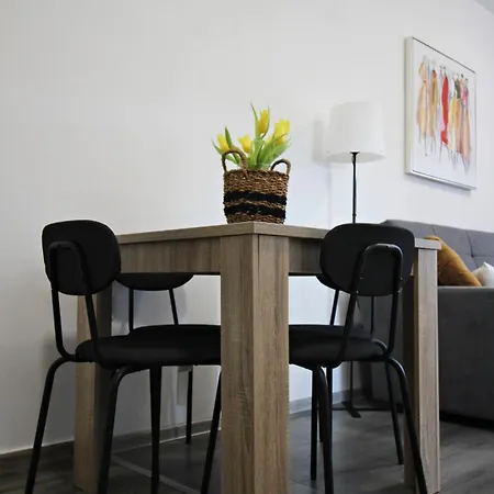 アパート Mell's - Yellow *