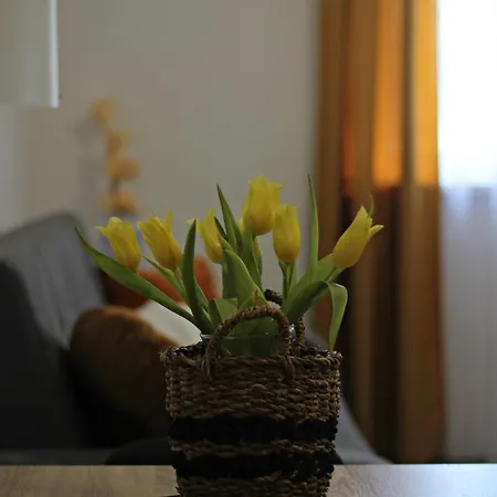 Mell's - Yellow Lägenhet