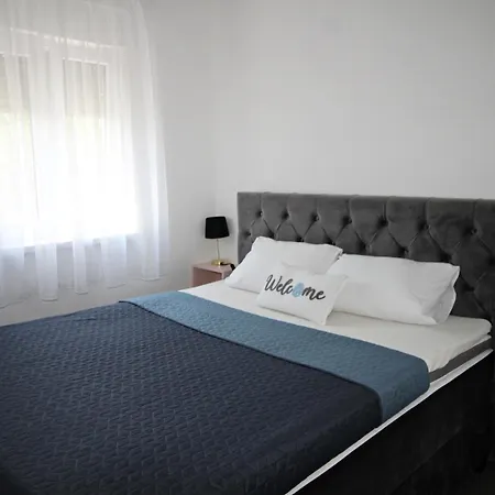 Mell's - Yellow Apartament *