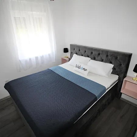 Apartament Mell's - Yellow